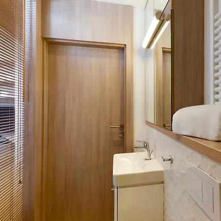 Self Check-in * 华沙